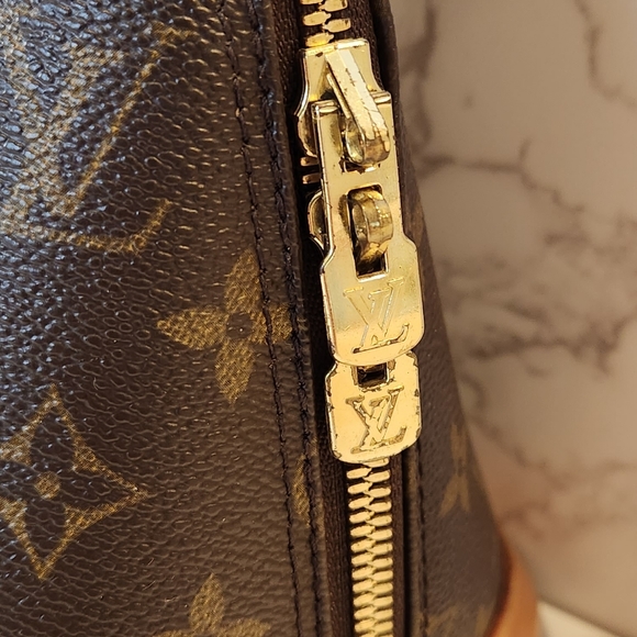 LOUIS VUITTON Vintage Monogram Alma Bag - Picture 3 of 10
